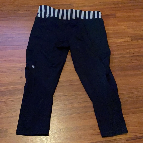 LuluLemon Athletica Leggings Capris Size 8 - Picture 4 of 6